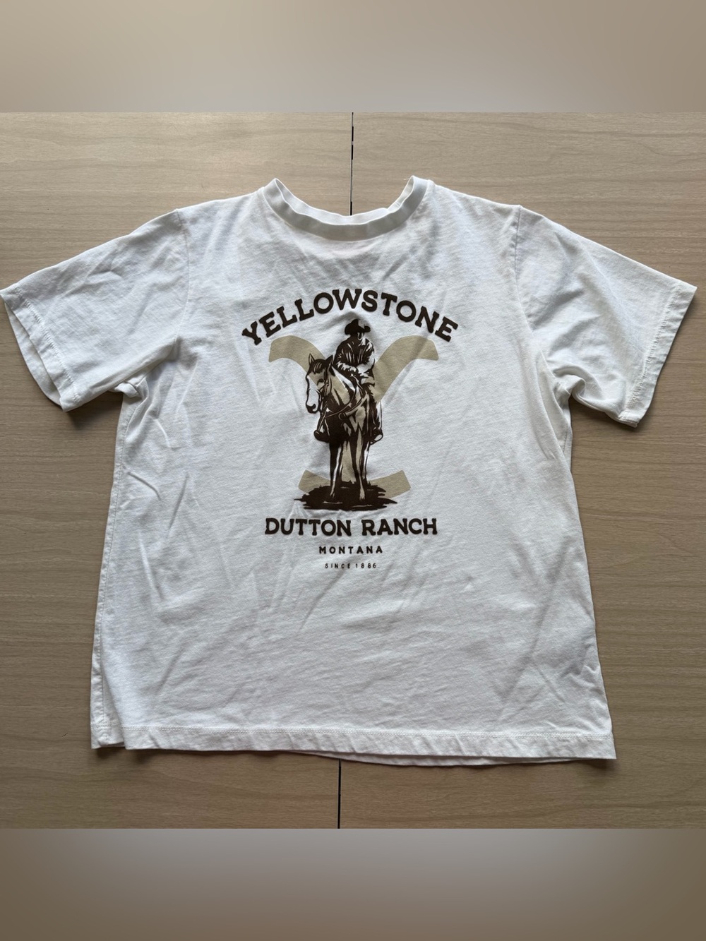 Yellowstone Men’s Dutton Ranch Graphic Short Sleeve Tee S